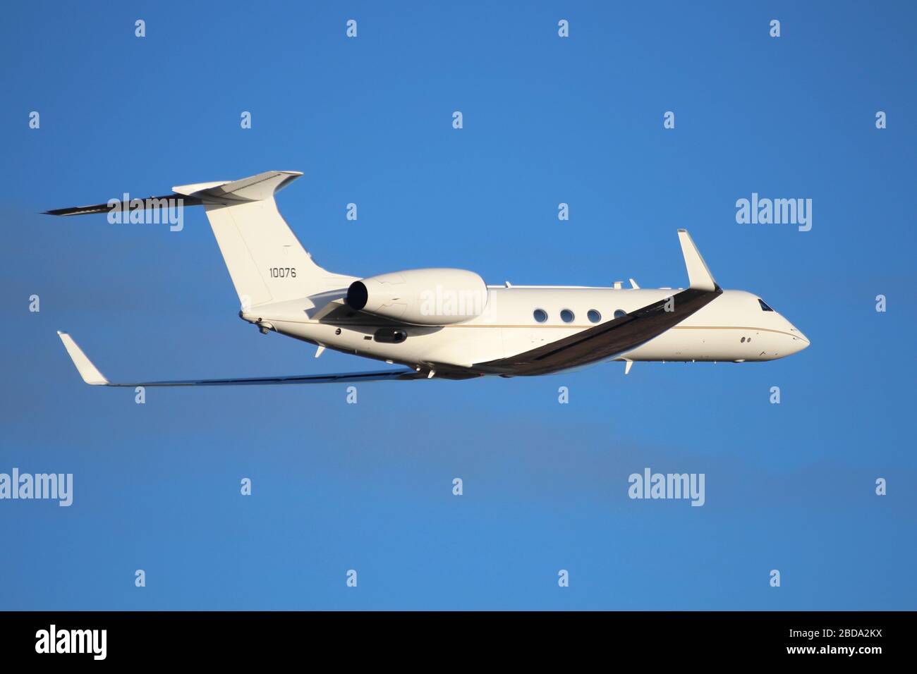 01-0076, a Gulfstream Aerospace C-37A operated by the US Air Force (309th Airlift Squadron), at Prestwick Airport in Ayrshire. Stock Photo