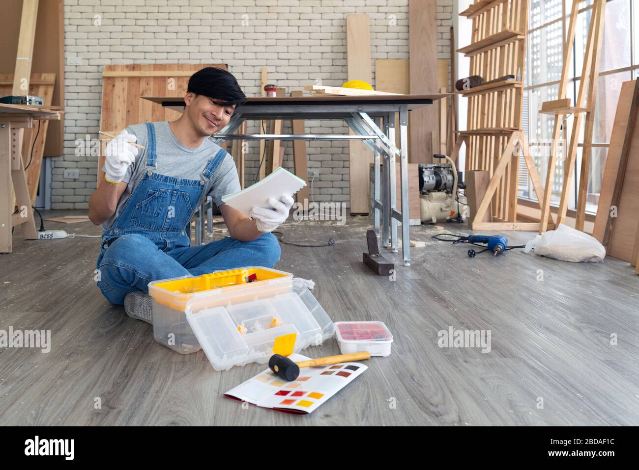 Download Work Catalogue High Resolution Stock Photography And Images Alamy Yellowimages Mockups