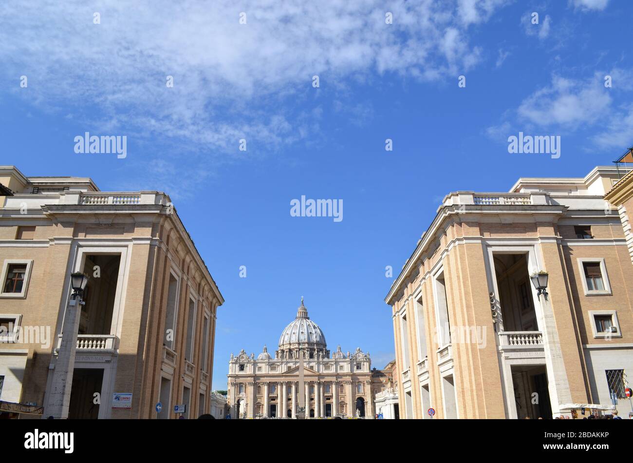 The new st peters basilica hi-res stock photography and images - Alamy