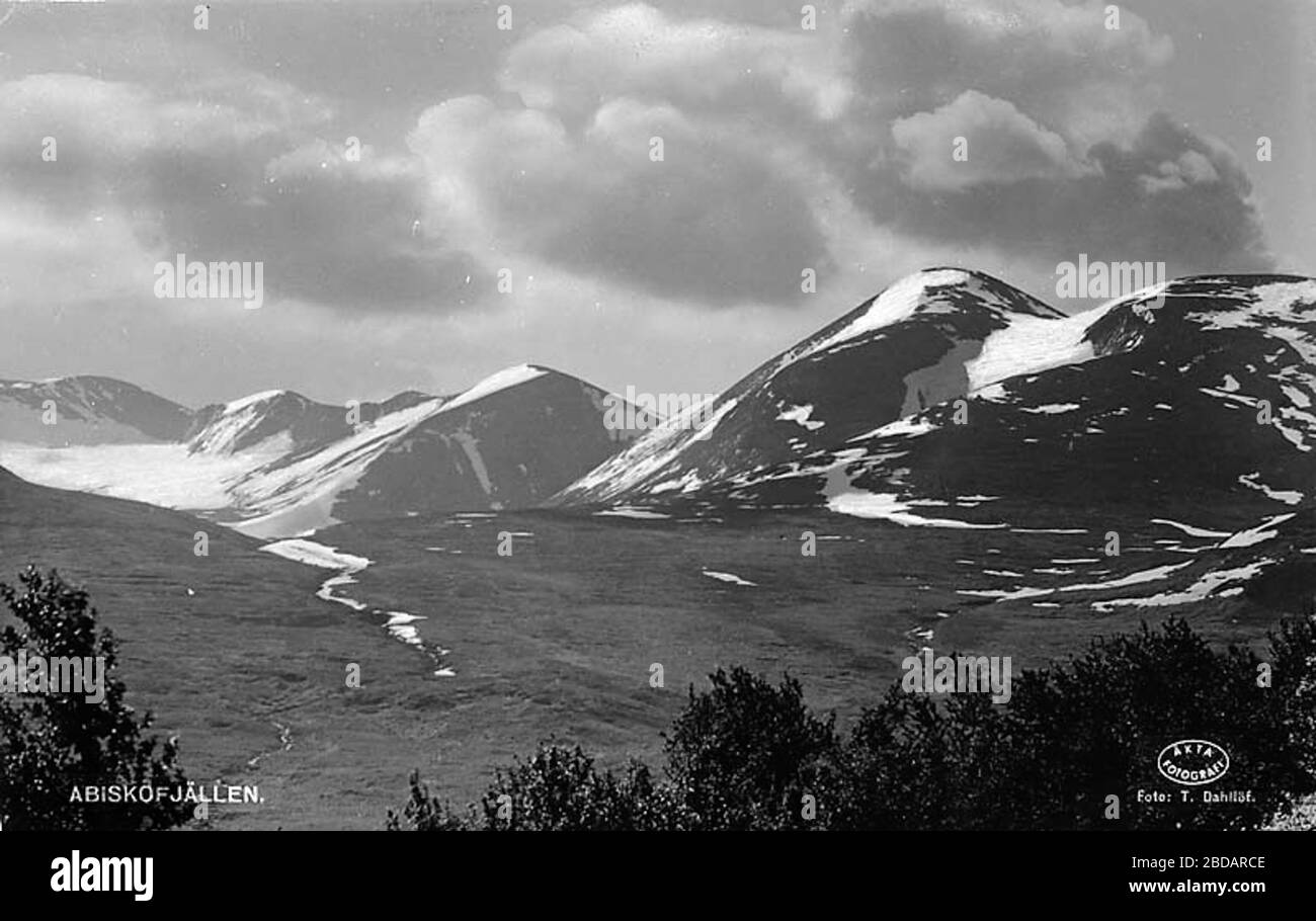 'Abisko; Abiskofjällen.; between 1 January 1930 and 31 December 1959 date QS:P571,+1950-00-00T00:00:00Z/7,P1319,+1930-01-01T00:00:00Z/11,P1326,+1959-12-31T00:00:00Z/11; T. Dahllöf / Kulturmiljöbild, Riksantikvarieämbetet      This file was provided to Wikimedia Commons by the Swedish National Heritage Board as part of the cooperation project Connected Open Heritage with Wikimedia Sverige.        This file was made available by Riksantikvarieämbetet as part of the Connected Open Heritage project. The project is led by Wikimedia Sverige in cooperation with UNESCO, Wikimedia Italia and Cultural H Stock Photo