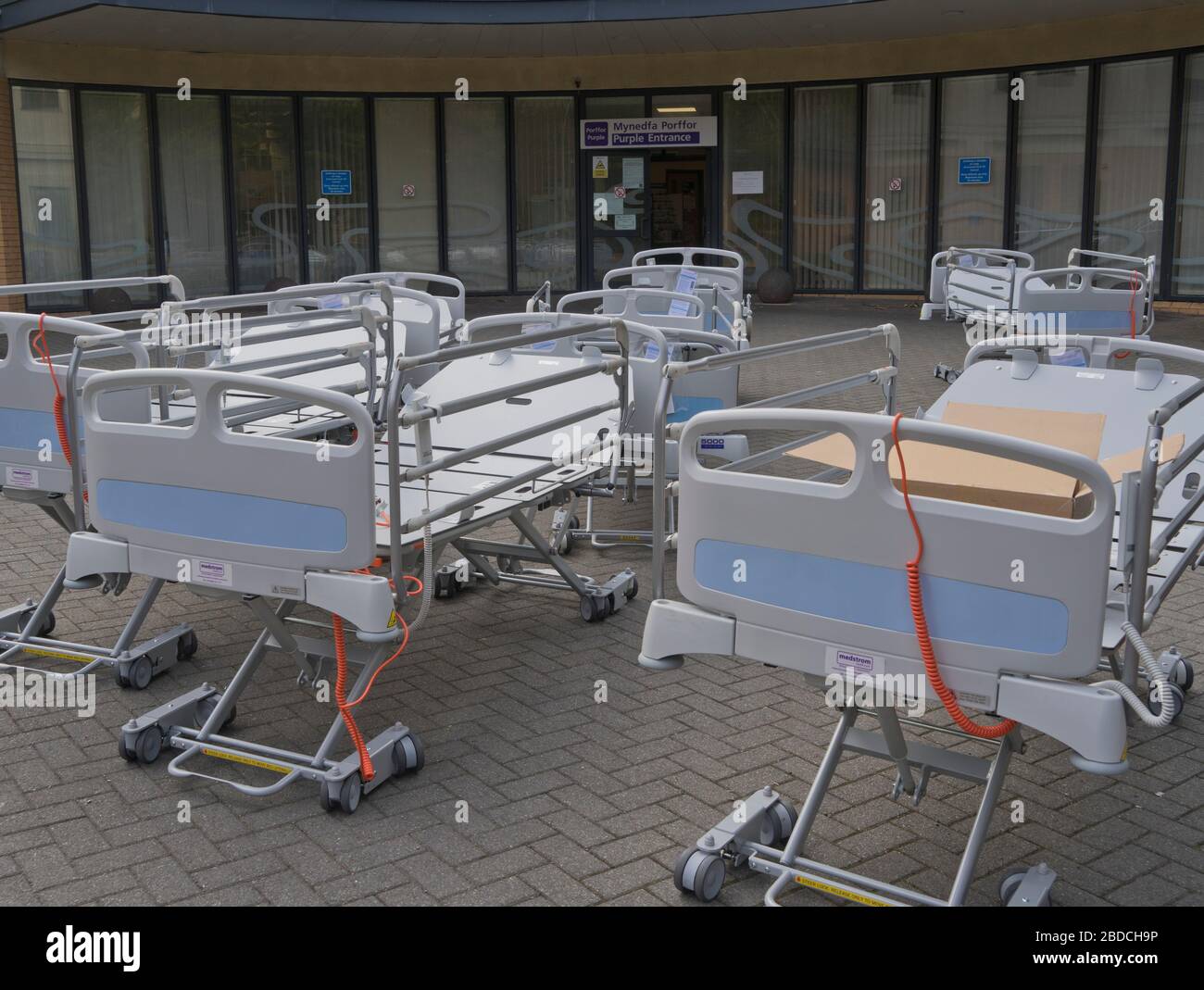 Extra beds for emergency treatment of Covid19 patients arrive at