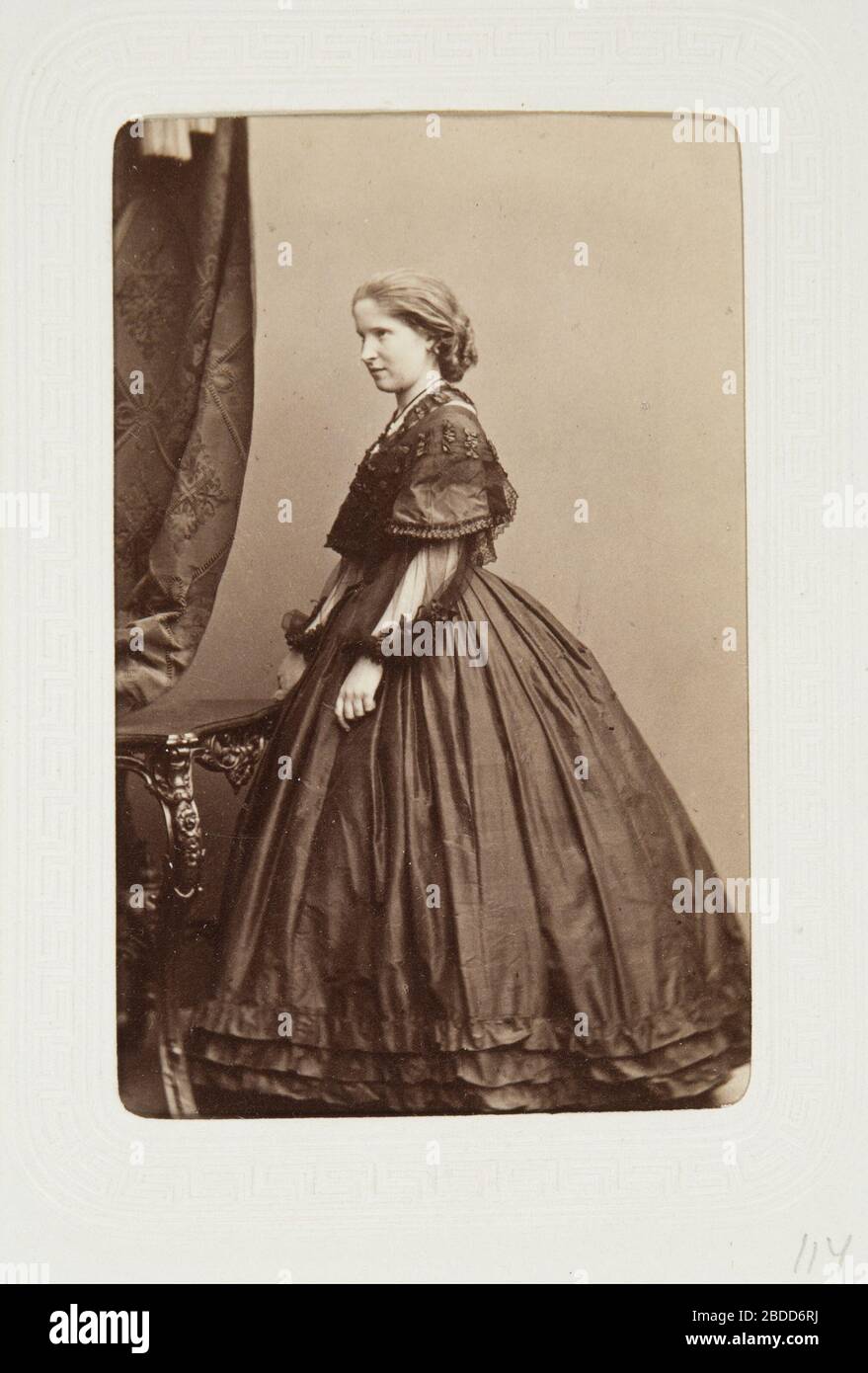 Fotografiporträtt; Fotografiporträtt på kvinna.; second half of 19th  century date QS:P571,+1850-00-00T00:00:00Z/7; LSH 107752 (hm dig18906 Stock  Photo - Alamy
