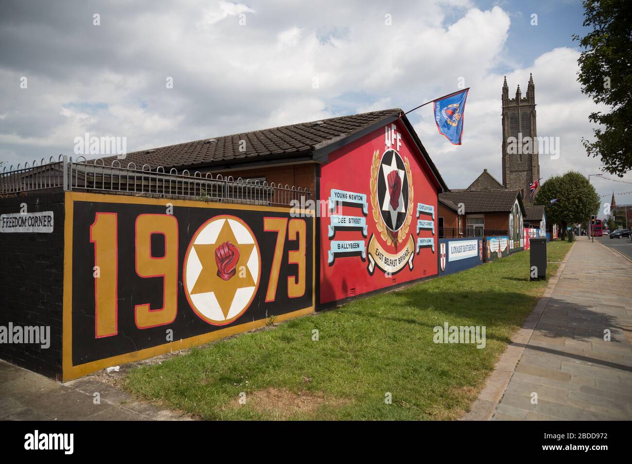 15.07.2019, Belfast, Northern Ireland, Great Britain - Political mural of the UFF (ban 1973), Newtownards Road, Protestant East Belfast, on the right Stock Photo