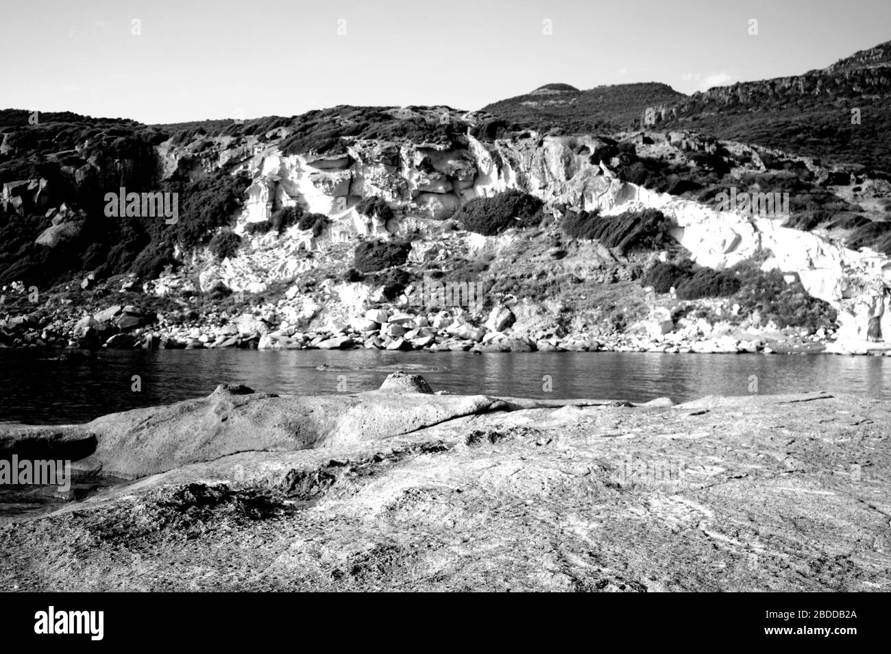 Granitic rocks on the beach hi-res stock photography and images - Alamy