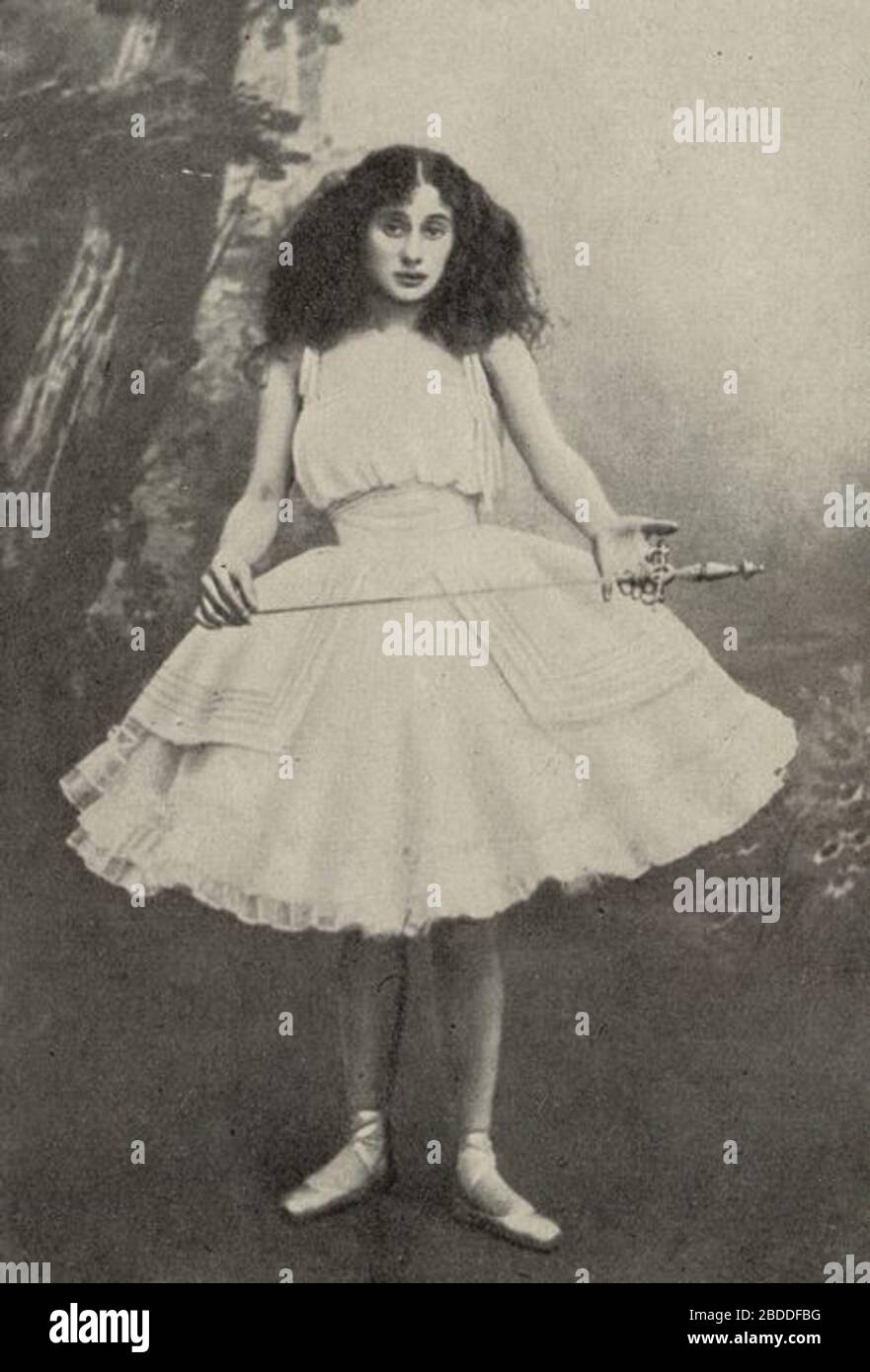 English: Photo of Anna Pavlova (1881-1931) - Prima ballerina of the St.  Petersburg Imperial Theatres - in