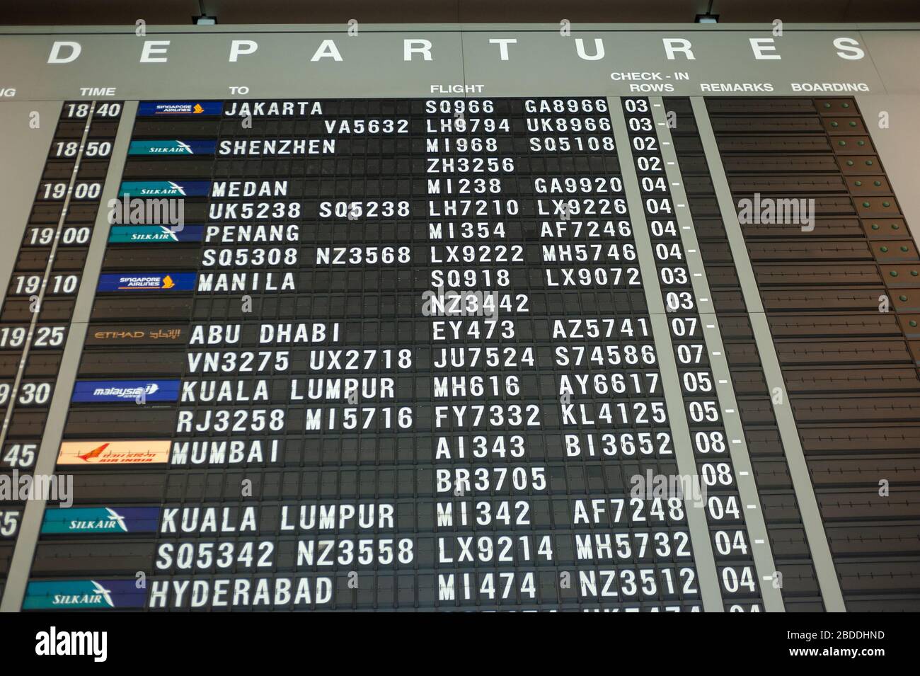 31.01.2020, Singapore, , Singapore - Case study board with flight information in the departure hall of Terminal 2 at Changi Airport. 0SL200131D027CARO Stock Photo