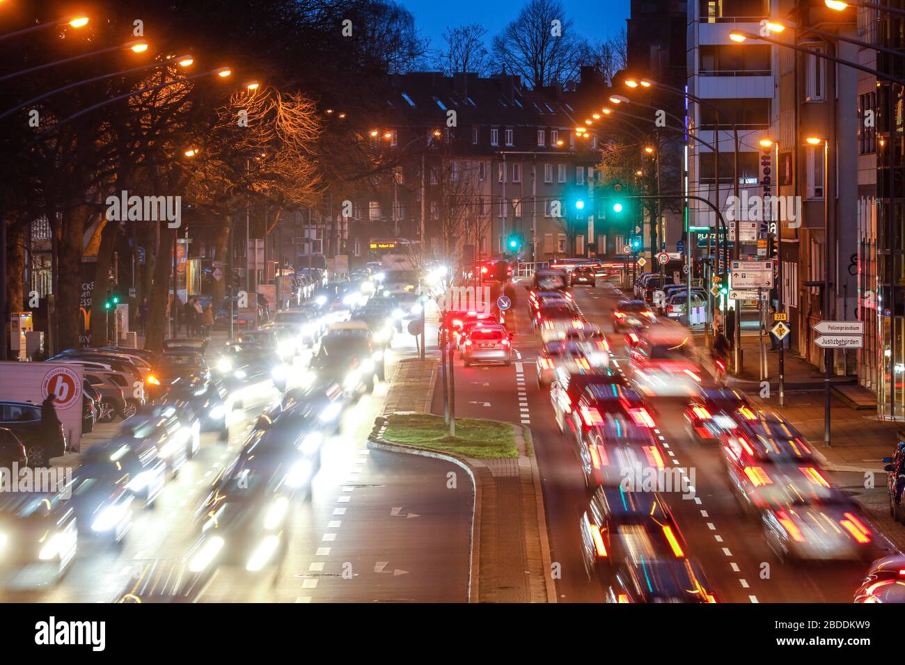 03.02.2020, Essen, North Rhine-Westphalia, Germany - Evening rush hour traffic on Alfredstrasse in Essen Ruettenscheid, on a test section there is a 3 Stock Photo