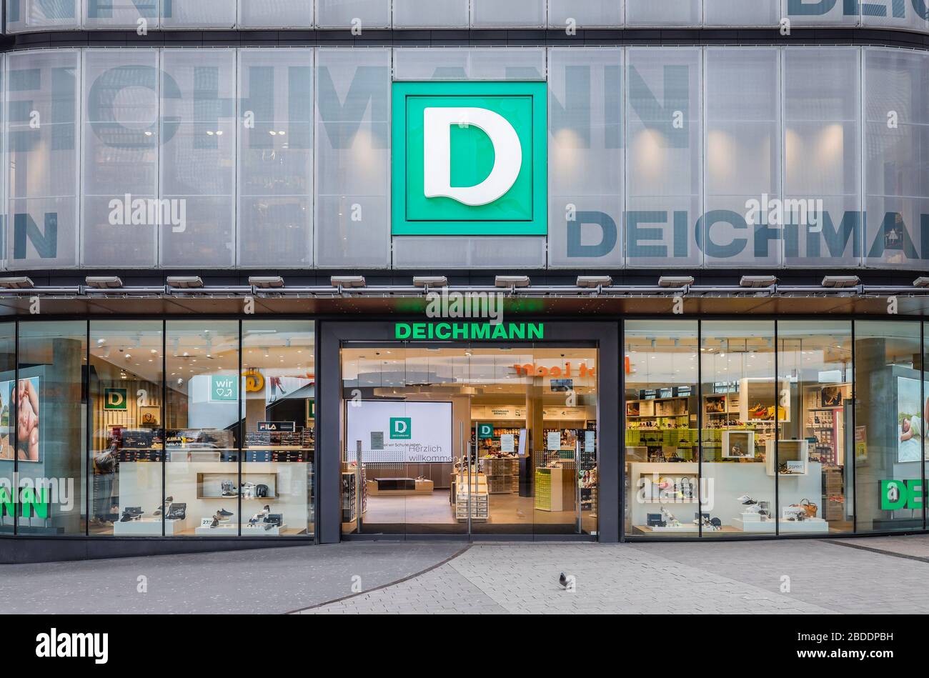 Deichmann Shoe High Resolution Stock Photography Images - Alamy