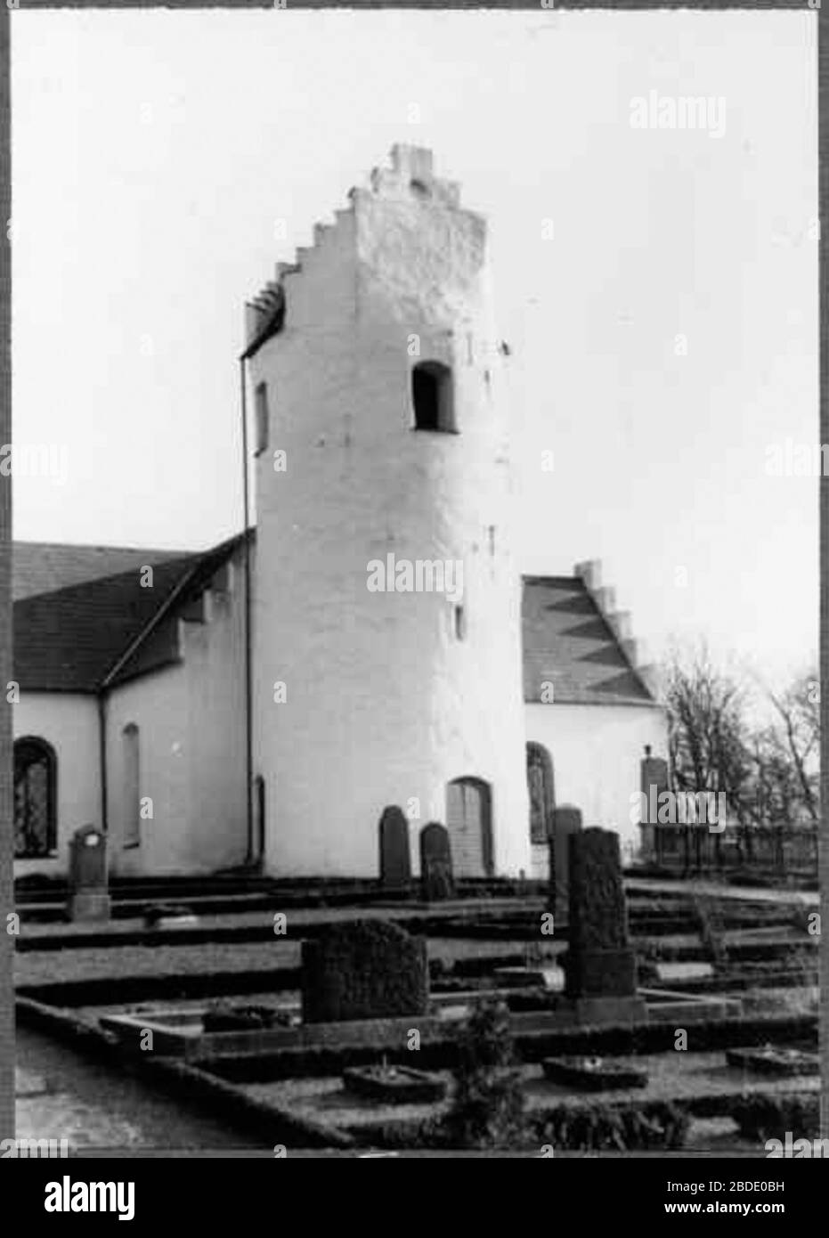 This is a picture of an archaeological site or a monument in Sweden, number (kommun): Trelleborg, Province (landskap): Skne, Parish (socken): Hammarlv Click on a date/time to view the file as it appeared at that time. File:Snarringe unam.net - Wikimedia Commons