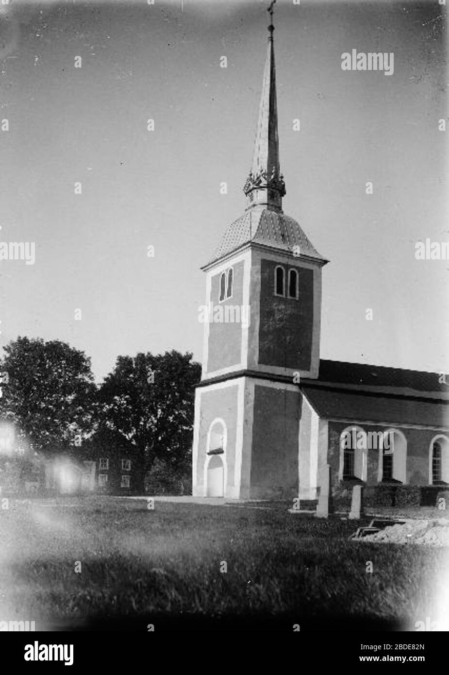 Himmeta Kyrka Kyrkan Fran Sydvast Langhustaket Ar Brutet Och Valmat Torn Med Hog Tornspira Unknown Dateunknown Date Gerda Boethius Kulturmiljobild Riksantikvarieambetet This File Was Provided To Wikimedia Commons By The Swedish