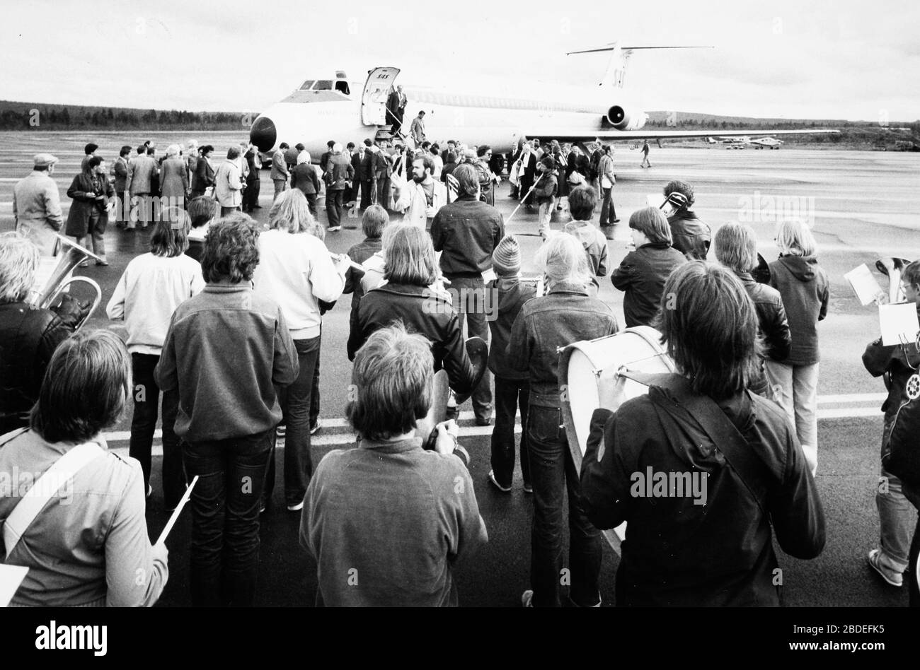 'Inaugural Nordkalotten LLA-KRN. Kirunas young orchestra welcomes first SAS DC-9 during inaugural ceremony at Kiruna Airport.; 1960s date QS:P,+1960-00-00T00:00:00Z/8; http://images.flysas.com; SAS Scandinavian Airlines; ' Stock Photo