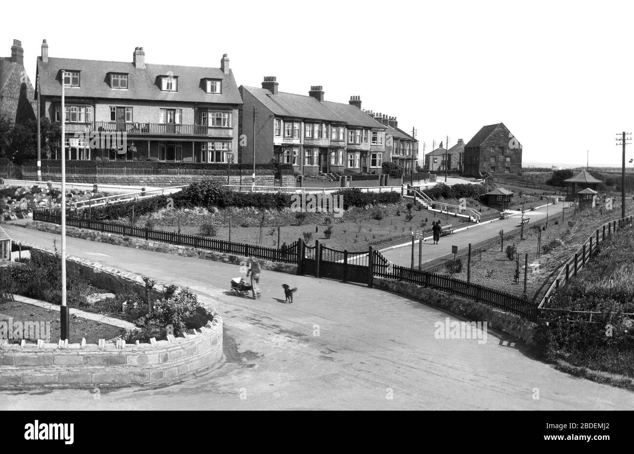 MarskebytheSea, Entrance to Valley Gardens 1938 Stock Photo Alamy