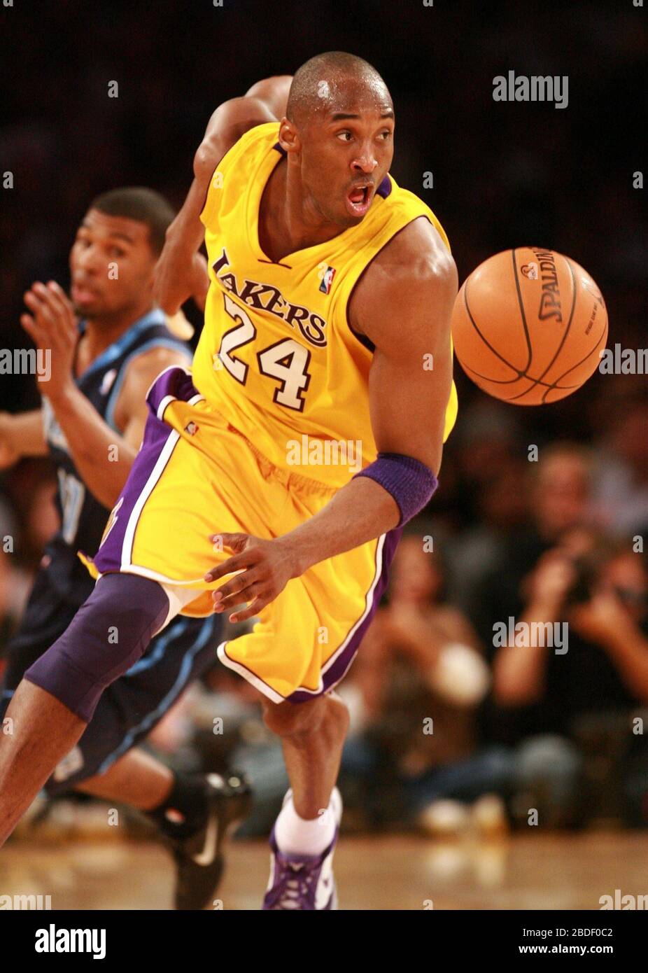 Kobe bryant hotsell knee pads