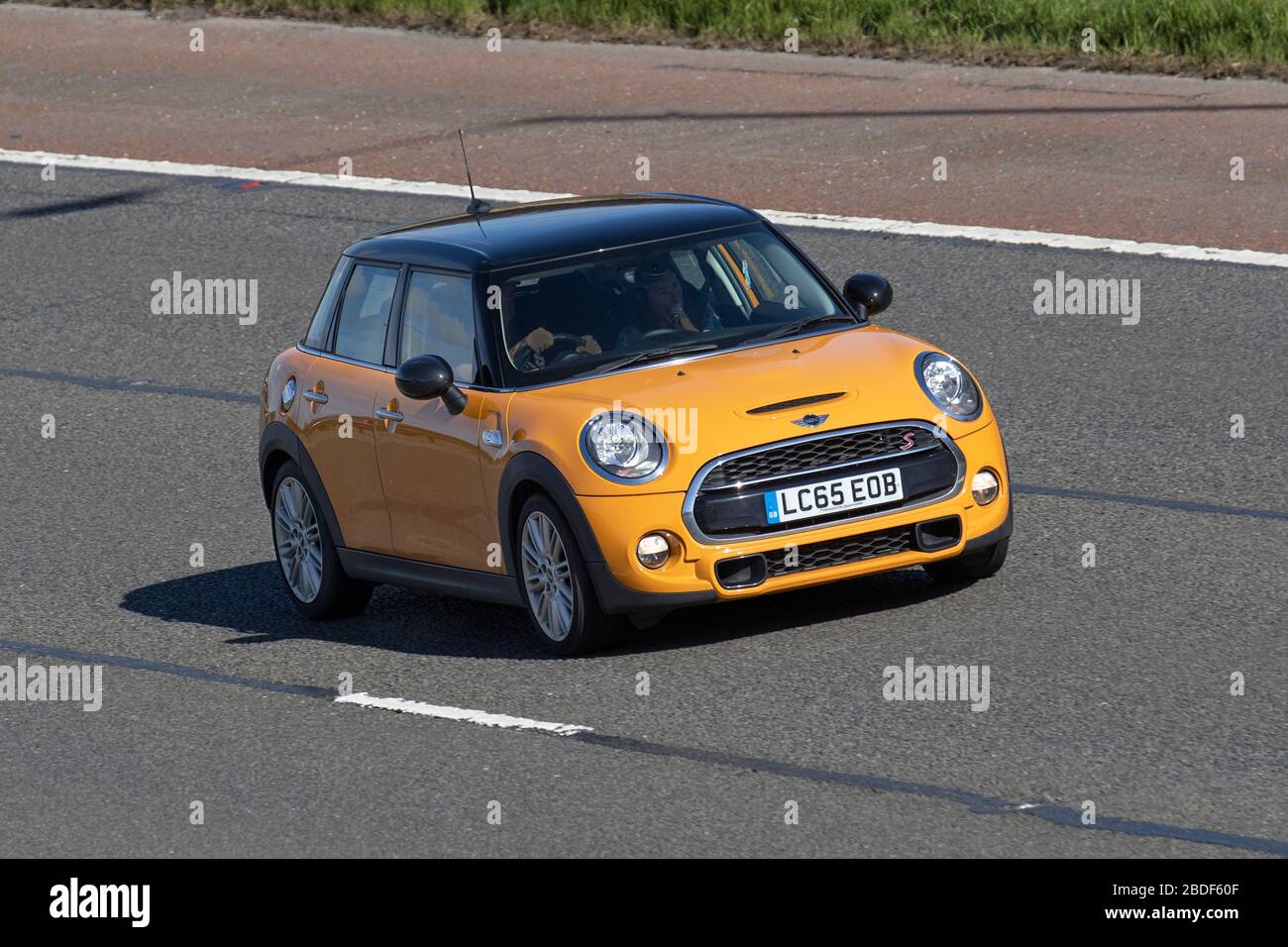 Mini countryman r60 hi-res stock photography and images - Alamy