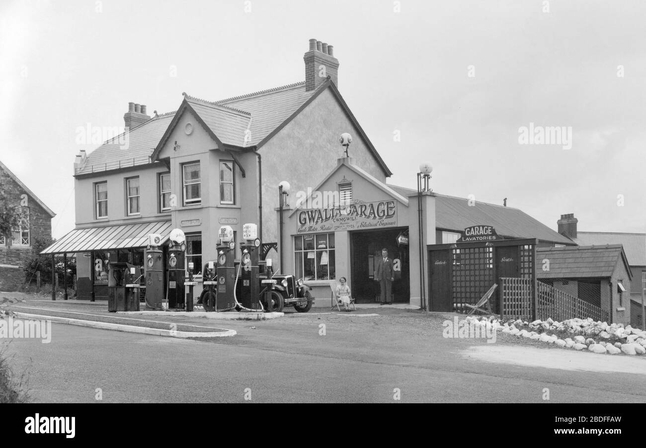 Cwmgwili, Gwalia Garage 1937 Stock Photo Alamy