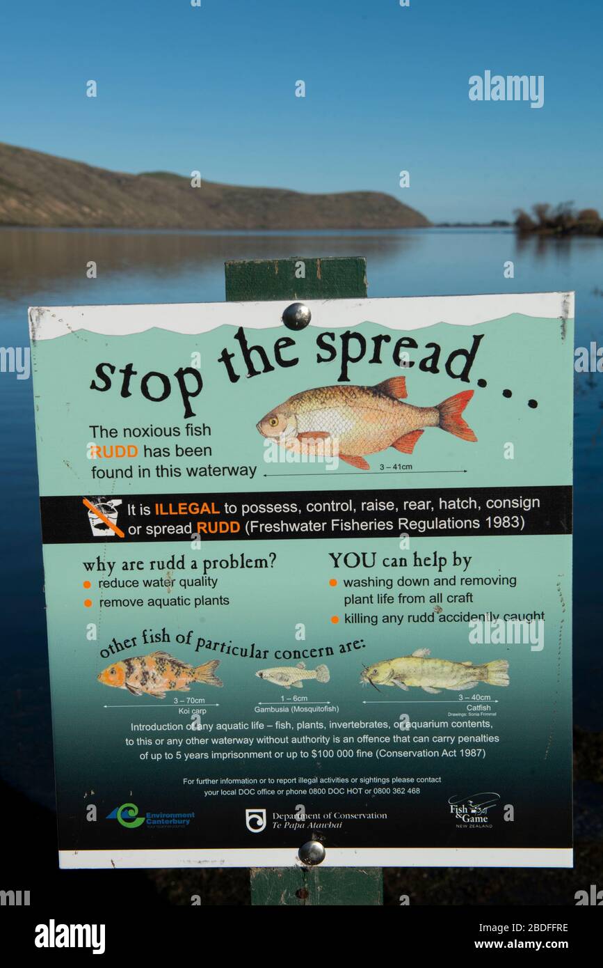 Invasive species warning sign hi-res stock photography and images - Alamy