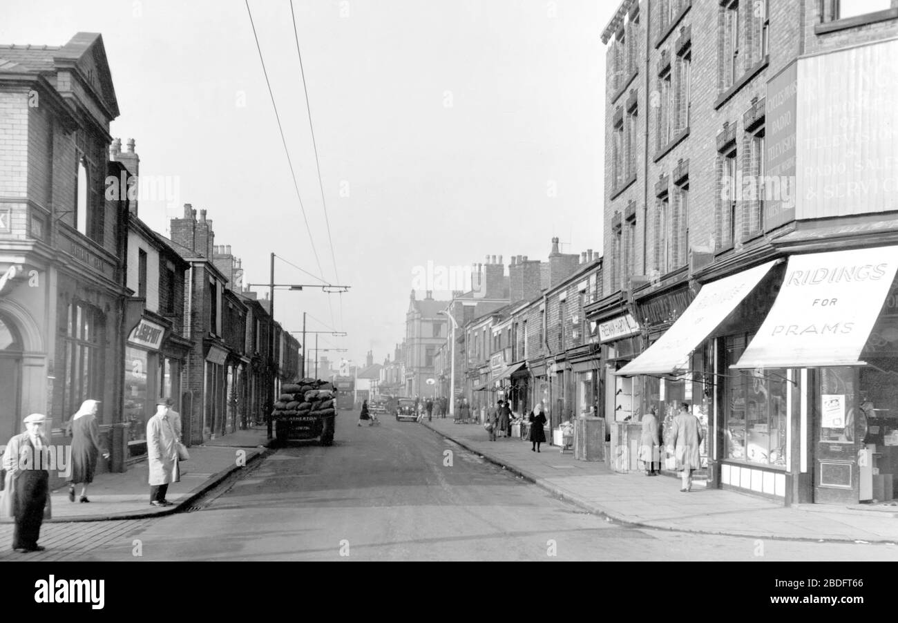 Tyldesley, Elliott Street 1950 Stock Photo Alamy