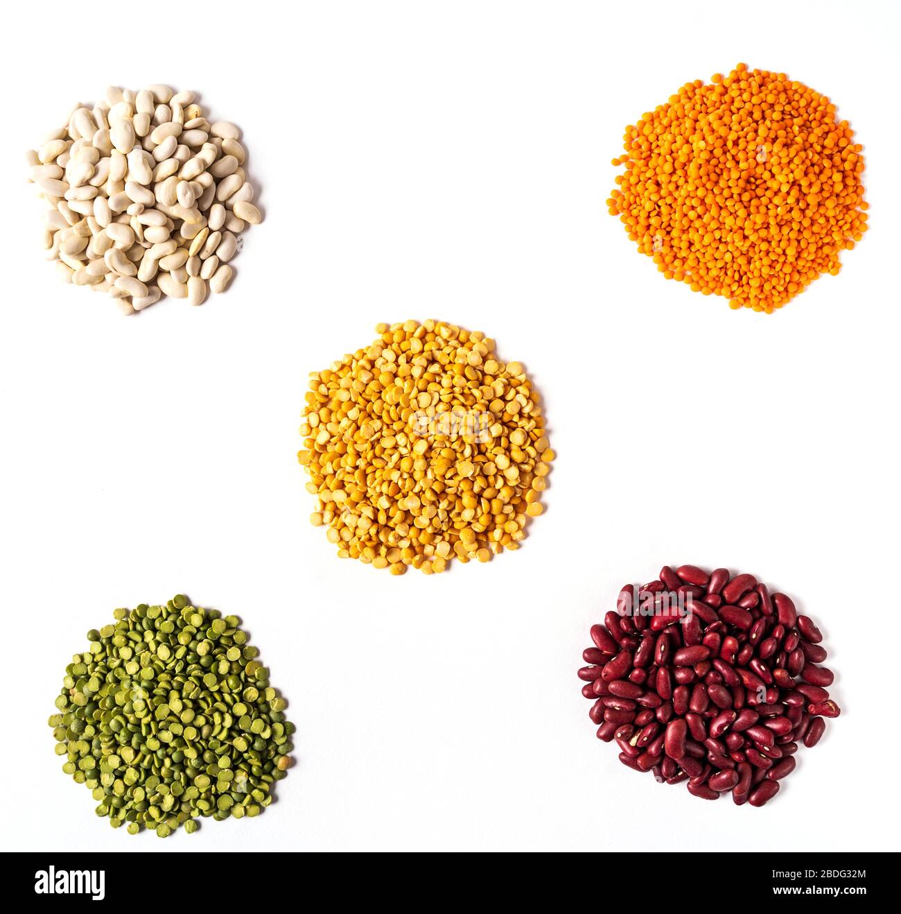 Flat lay the assortment of peas, lentils and legumes isolated on white ...