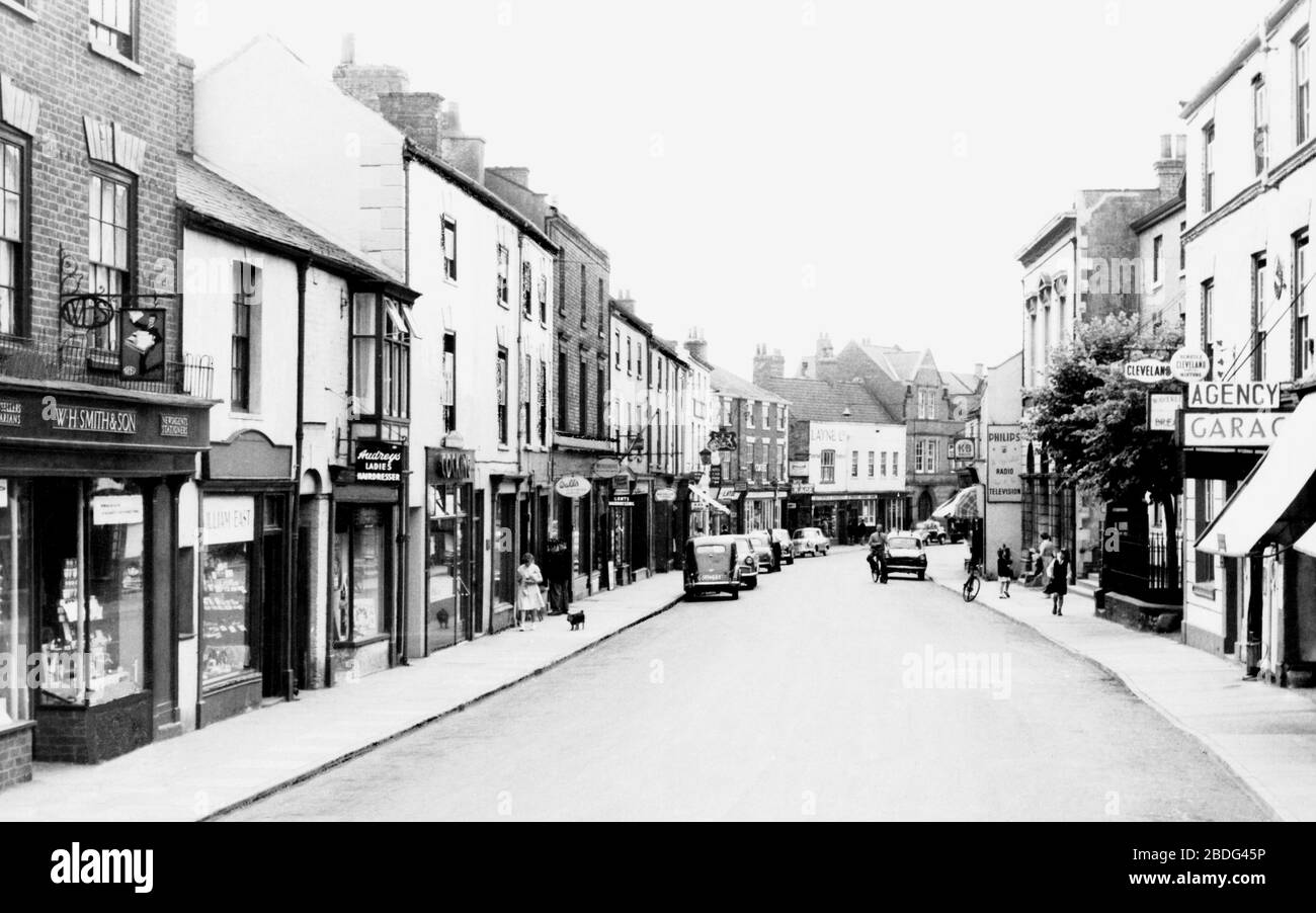 Market Rasen, Queen Street c1960 Stock Photo Alamy