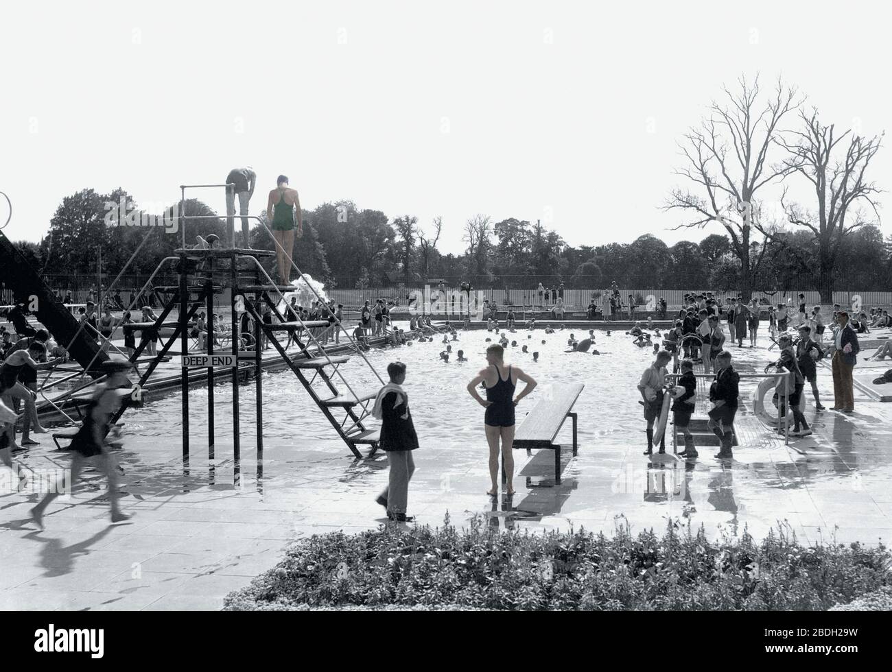 Horsham, Park, Swimming Pool 1934 Stock Photo Alamy