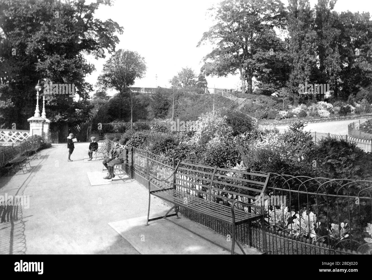 Hereford Castle Green Gardens 1906 Stock Photo Alamy