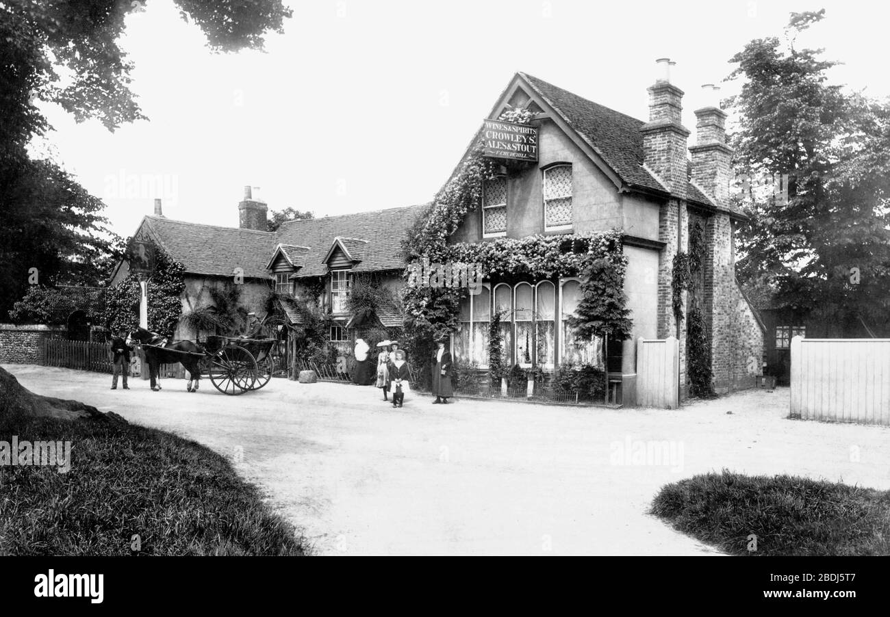 Warlingham, Ye Olde Whyte Lion 1904 Stock Photo - Alamy