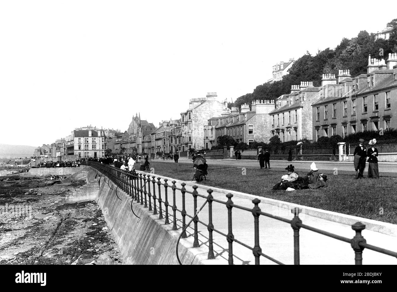 Gourock, Esplanade 1900 Stock Photo Alamy