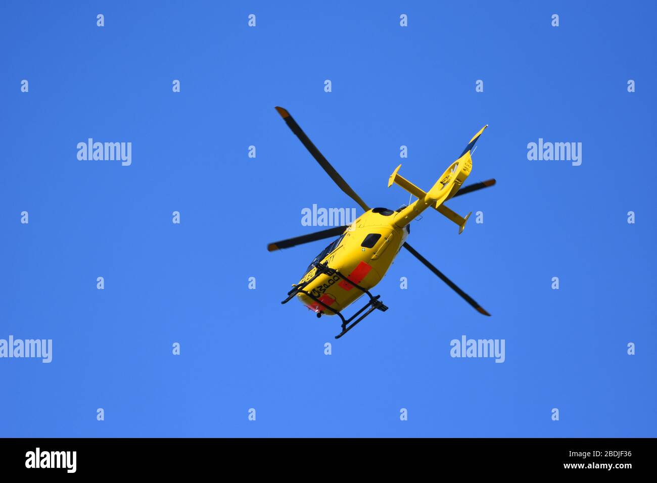 Yellow Helicopter Uk High Resolution Stock Photography and Images Alamy