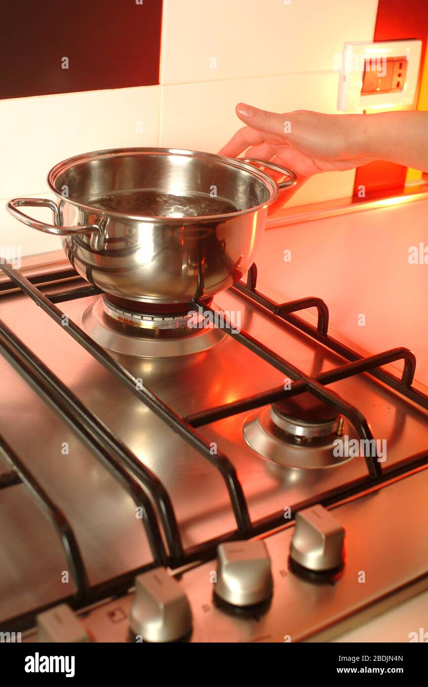 Domestic accidents, burns with hot water Stock Photo Alamy