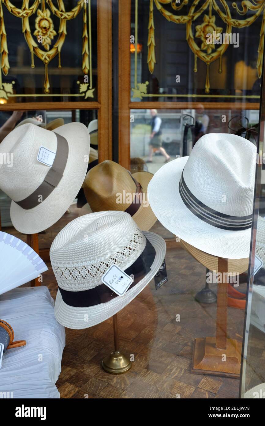 French hat store hi-res stock photography and images - Alamy