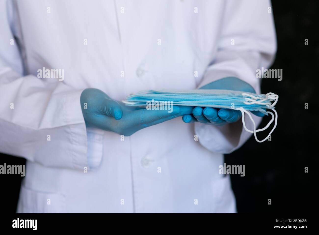 Nurse counting medical masks hi-res stock photography and images - Alamy