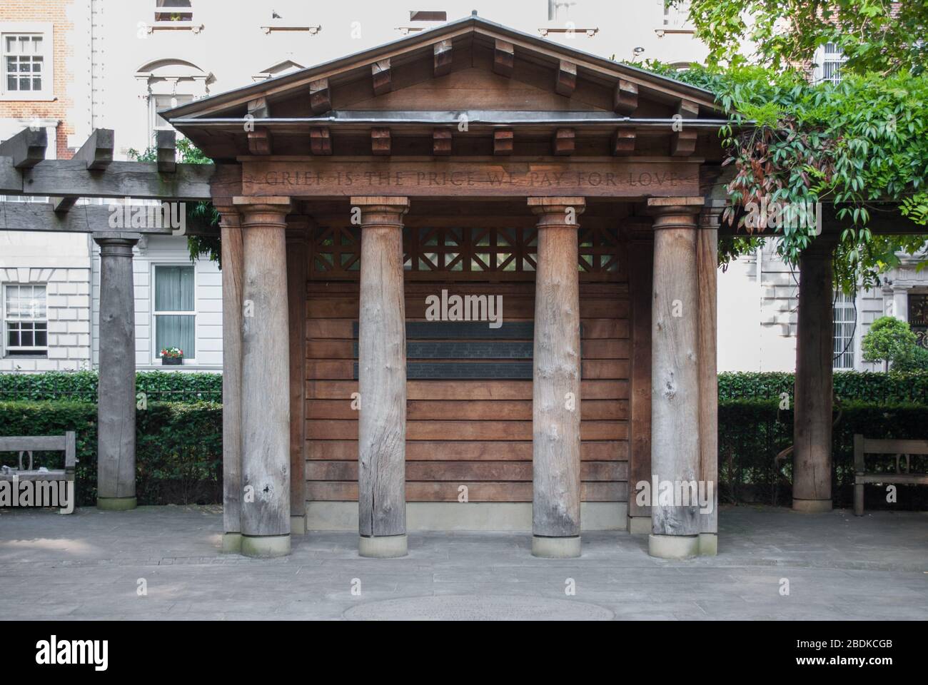 9/ 11 Memorial Architecture Old American Embassy US Embassy, Grosvenor Square, Mayfair, London W1K 2HP by Eero Saarinen Stock Photo