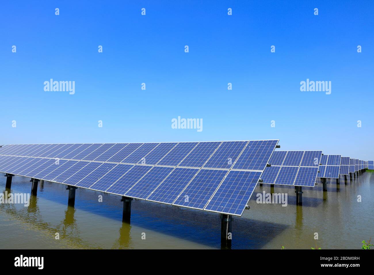 Solar photovoltaic panels and solar photovoltaic power generation ...