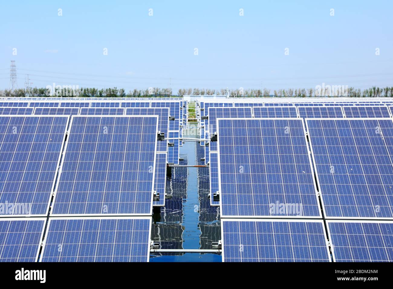 Solar photovoltaic panels and solar photovoltaic power generation ...