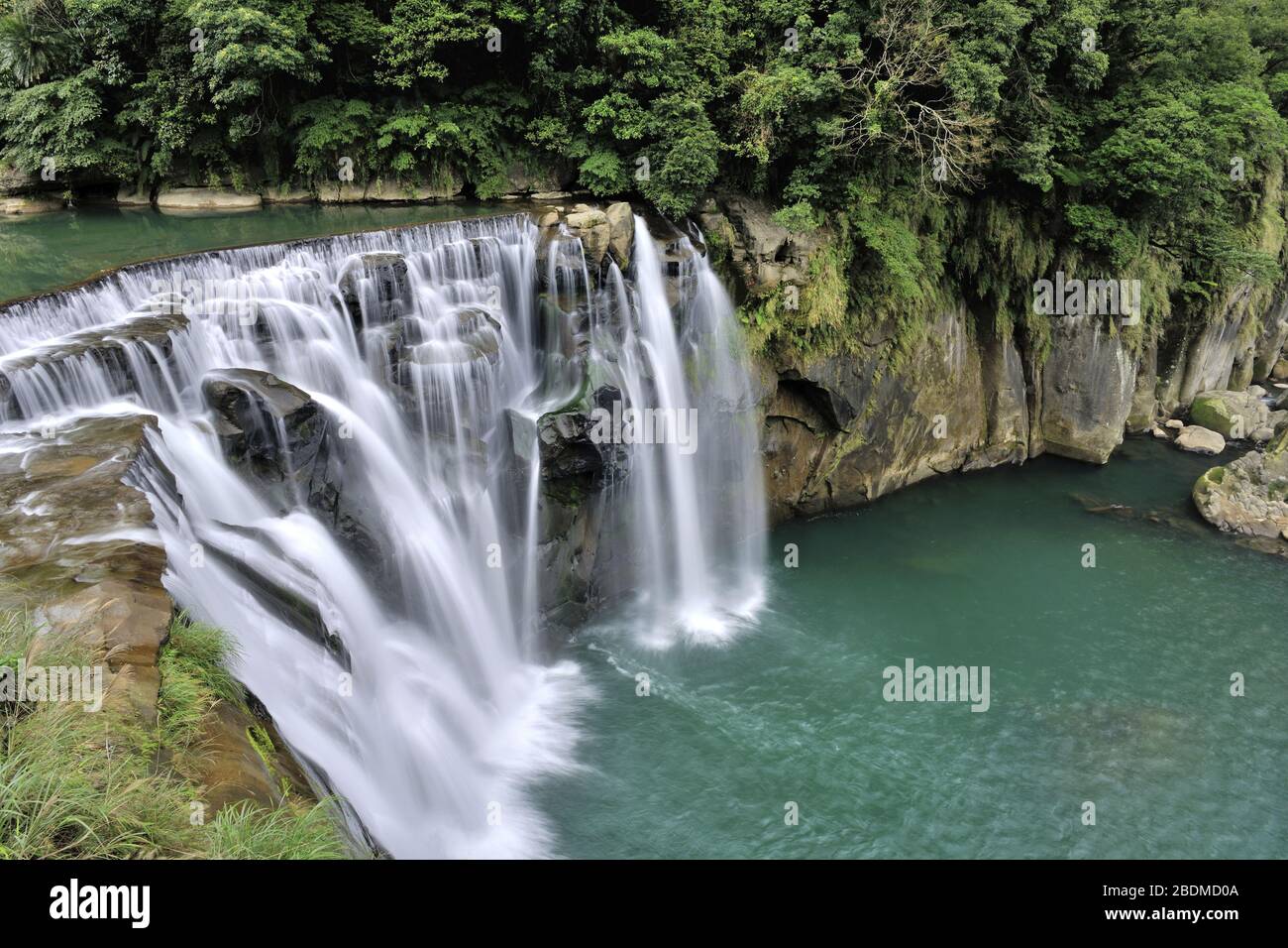 Shifen Waterfall In New Taipei City Taiwan Stock Photo Alamy