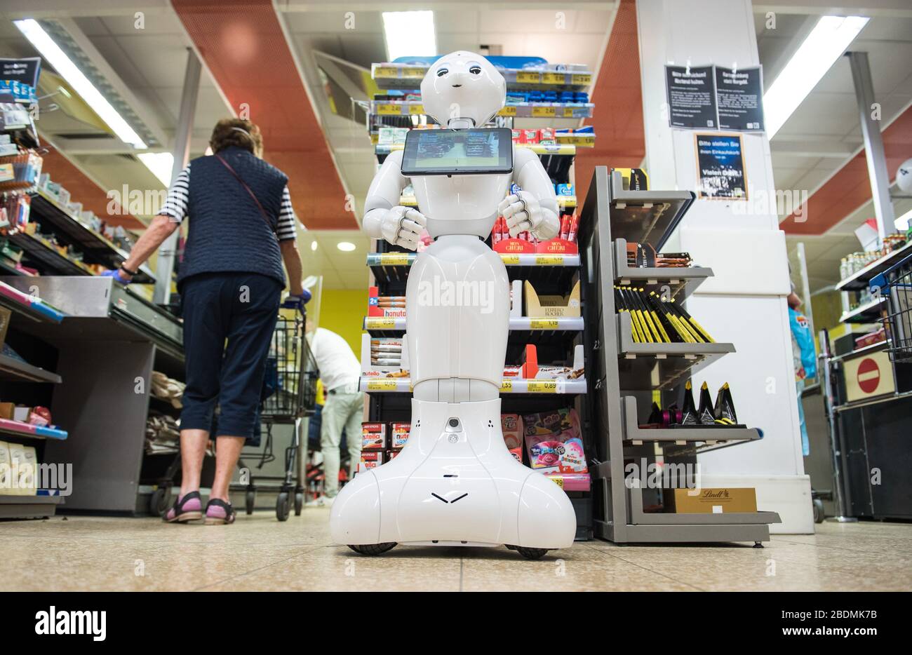 Экзоскелет ekso. Любовь смерть и роботы 3. Робот в шоке. Промышленные роботы. Skybot f-850.