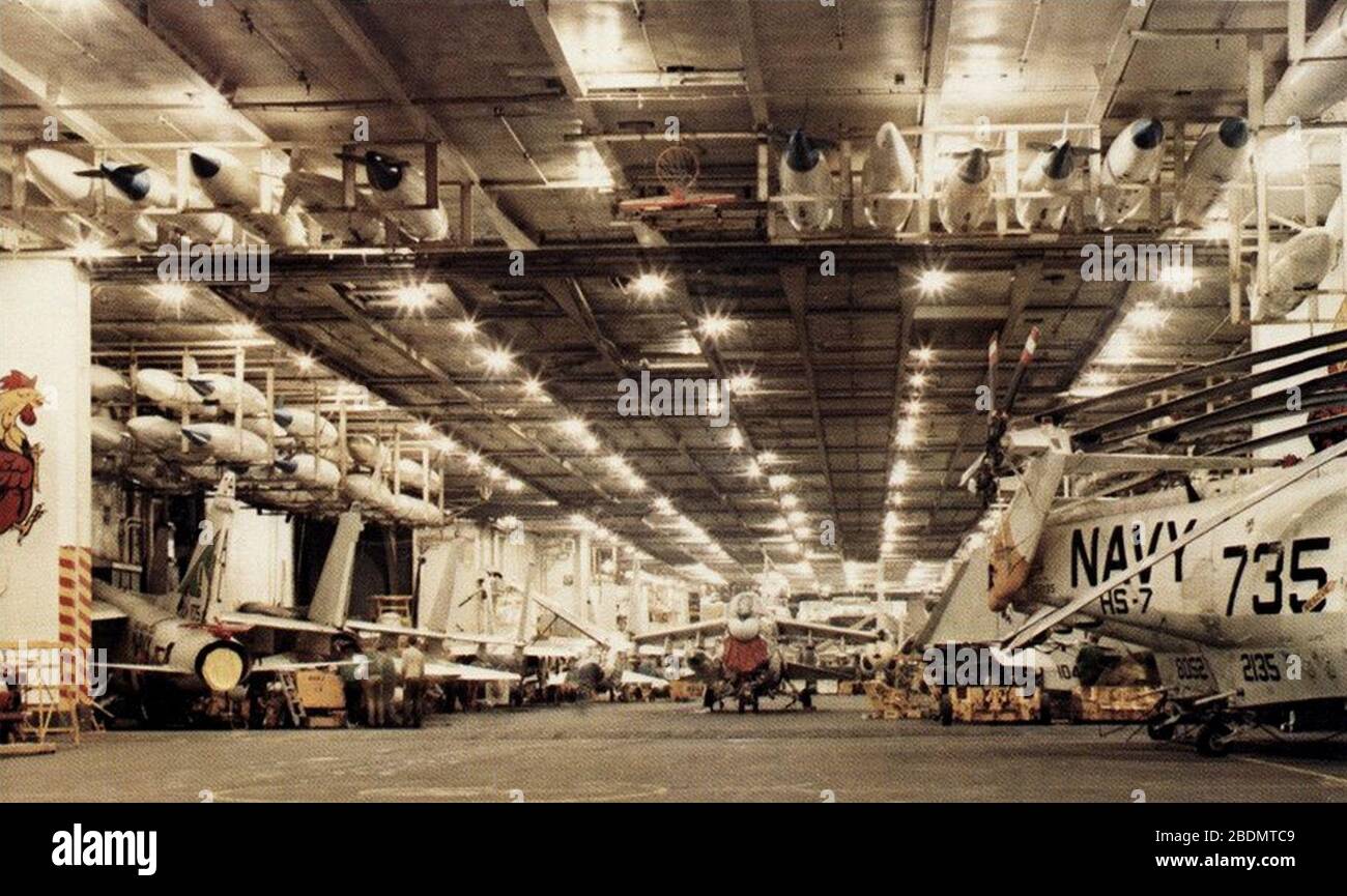 Hangar bay of USS Saratoga (CV60) in 1980 Stock Photo Alamy