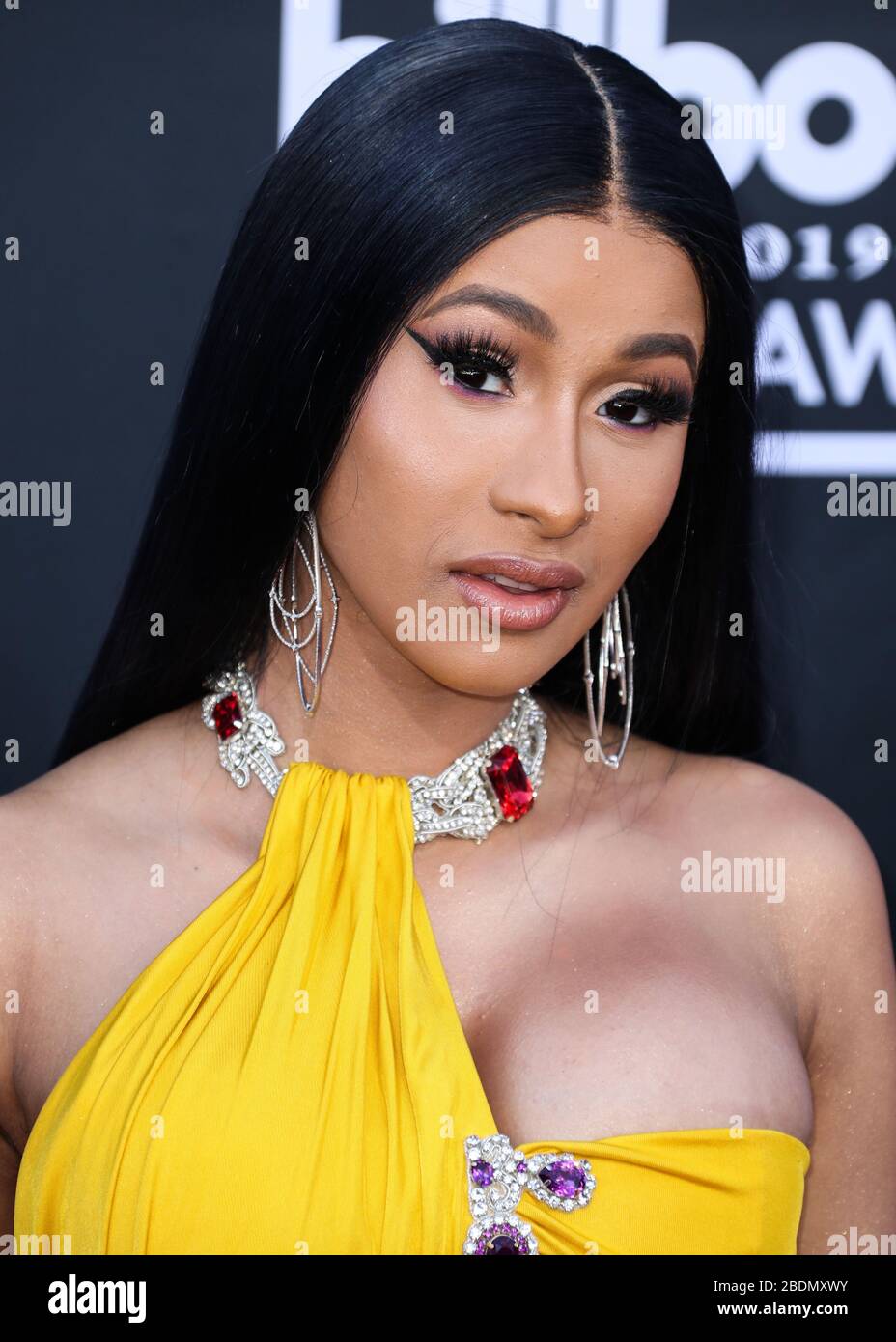 Cardi b yellow suit fashion nova hotsell