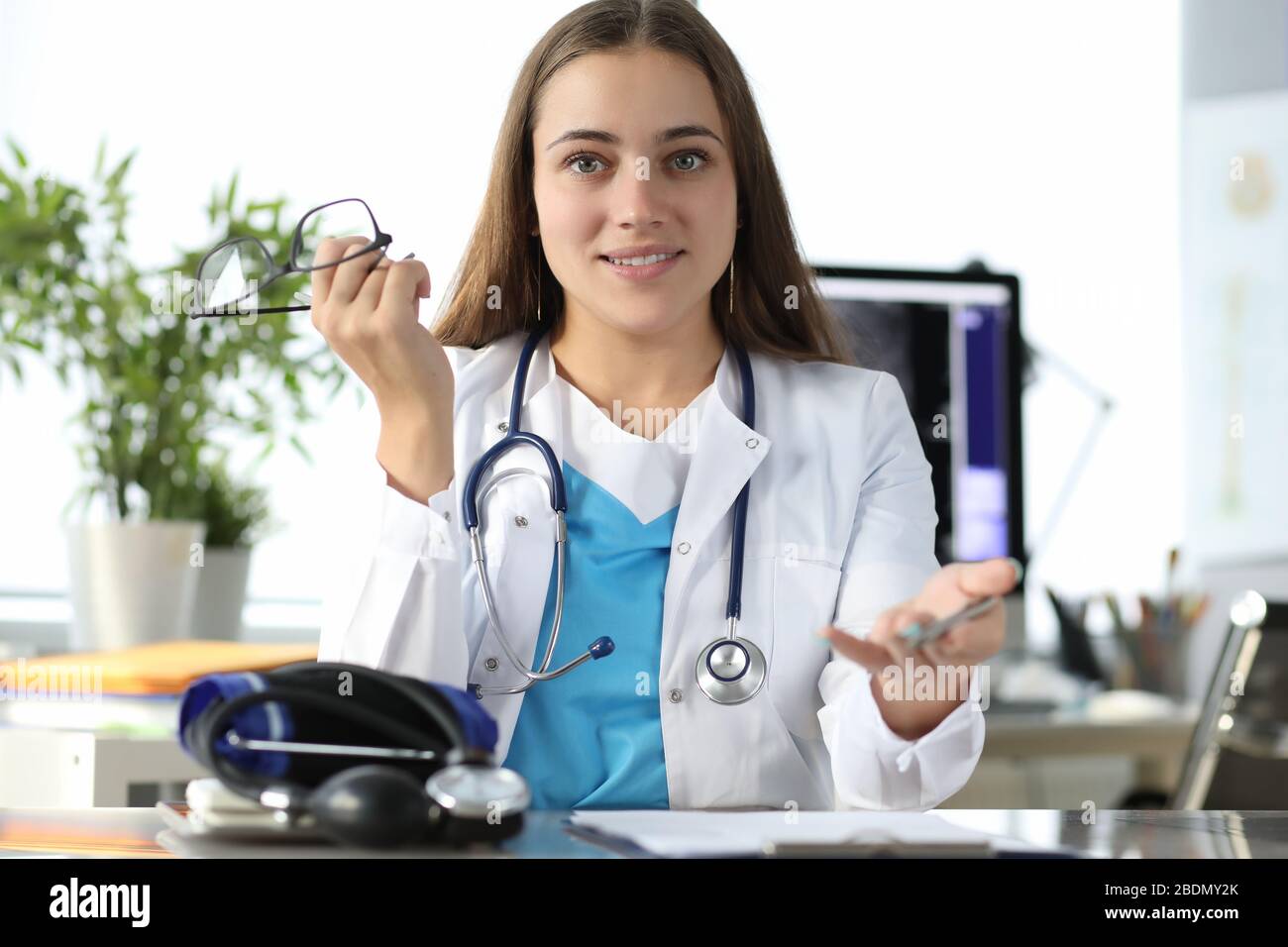 Sweet young doctor hospital hi-res stock photography and images - Alamy