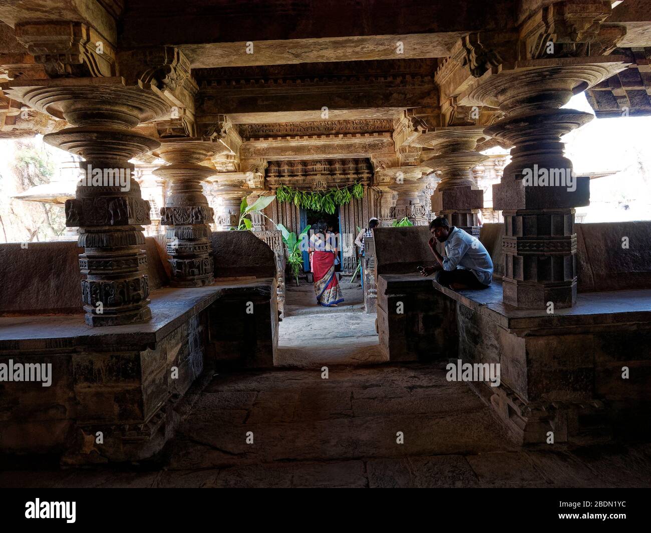 Lathe turned pillars of ancient Hindu temple Stock Photo Alamy