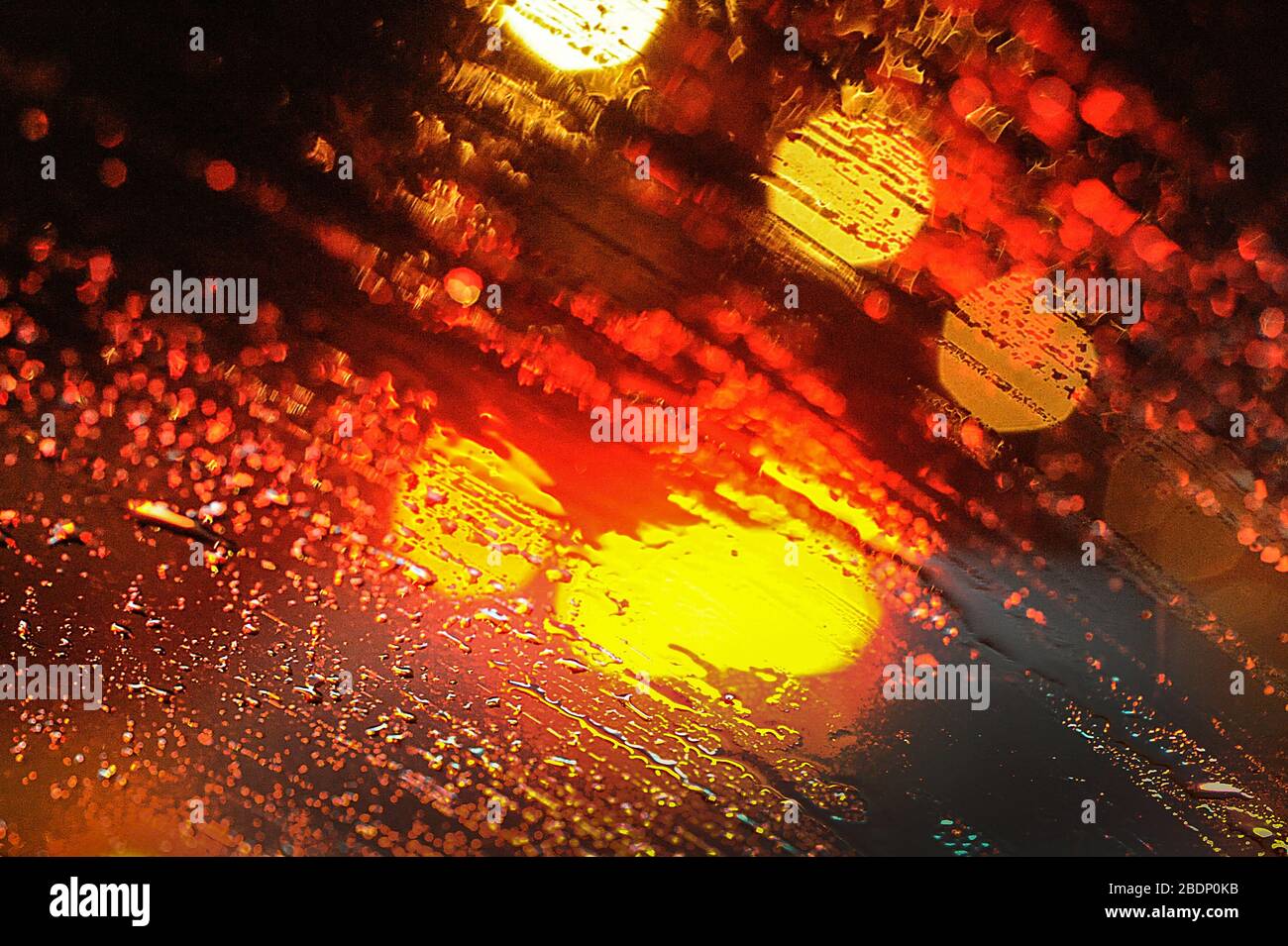 Associative photography which illustrate text or augments it are ...