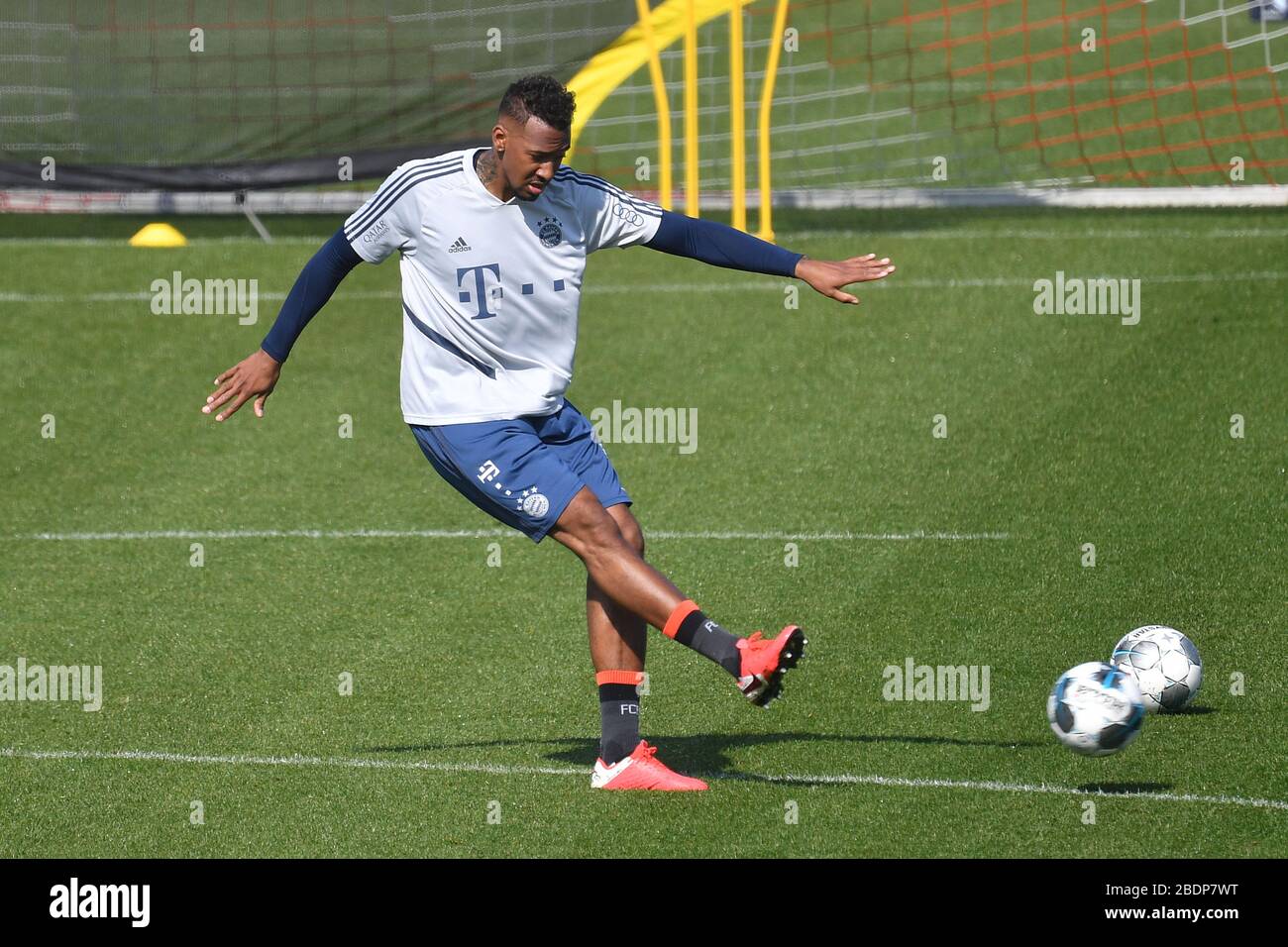 Jerome Boateng Fc Bayern Munich On The Ball Action Single Action Single Image Cut Out Full