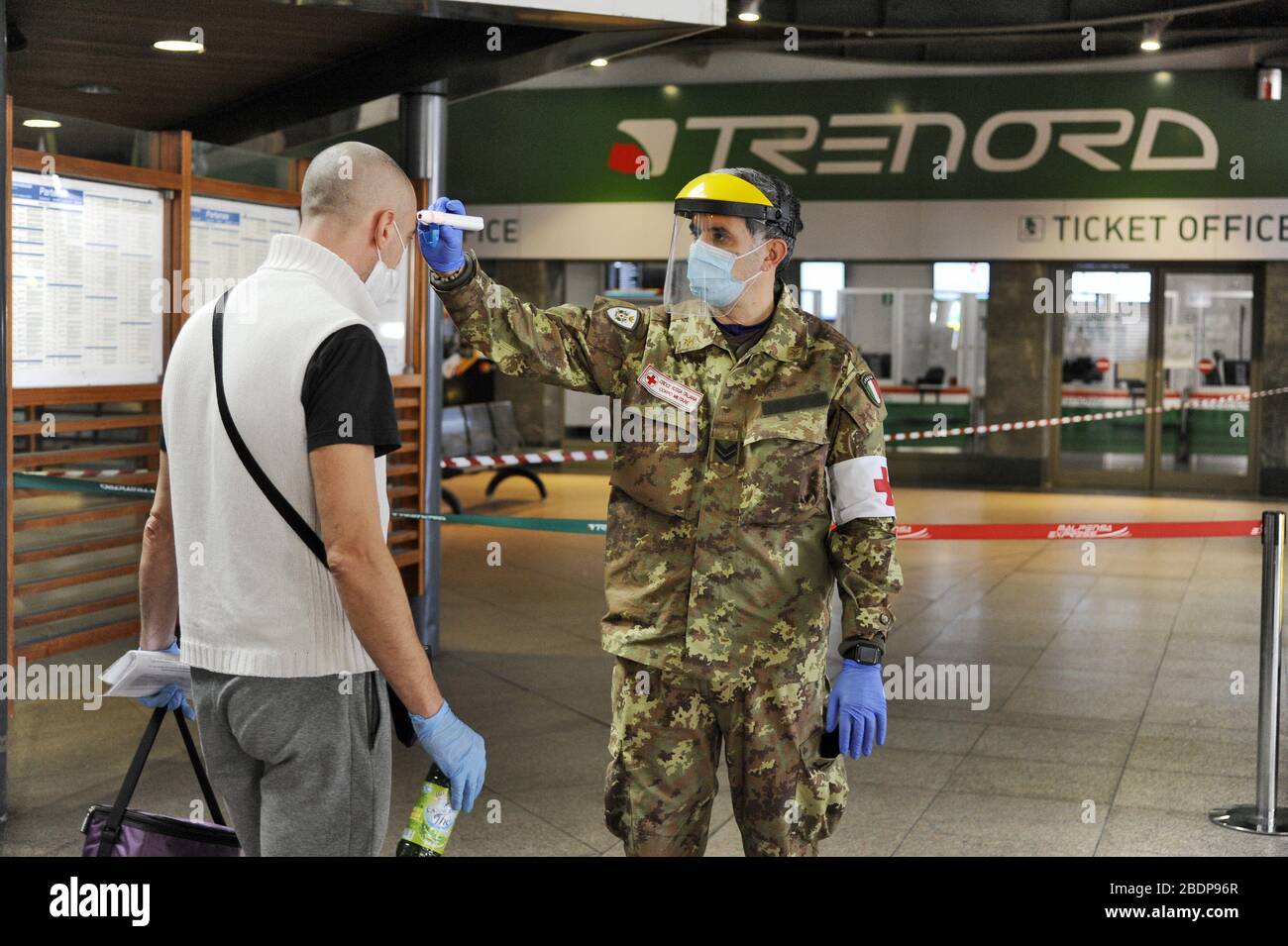 Military Doctor High Resolution Stock Photography And Images Alamy