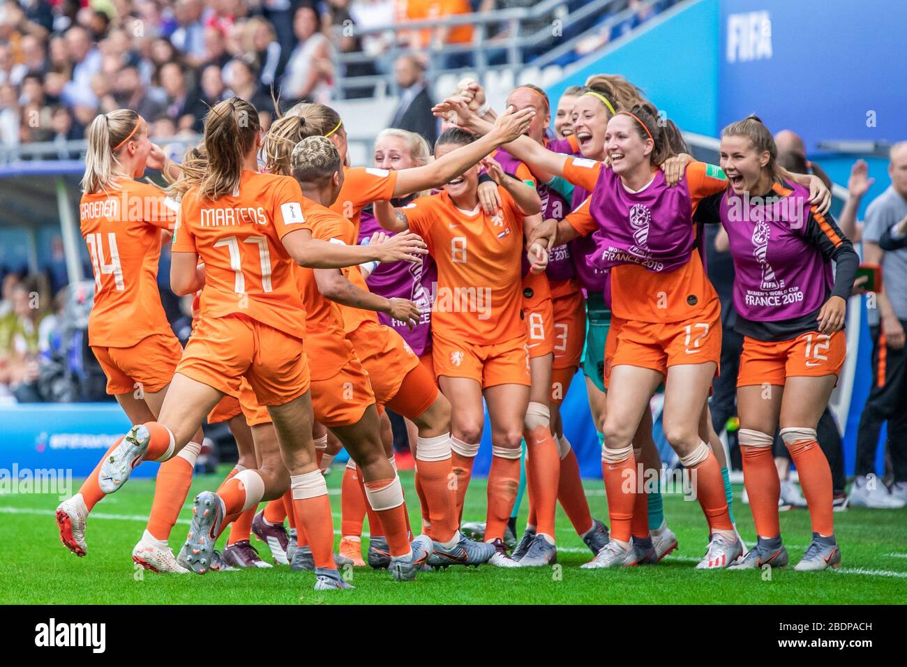 Netherlands women's national football team celebrate during the 2019 FIFA Women's World Cup match between Netherlands and Canada at Stade Auguste-Delaune stadium.(Final score: Netherlands 2:1 Canada) Stock Photo
