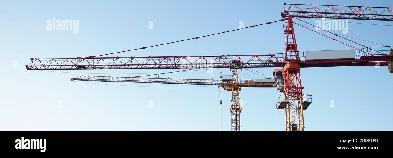 Crane lift hi-res stock photography and images - Alamy
