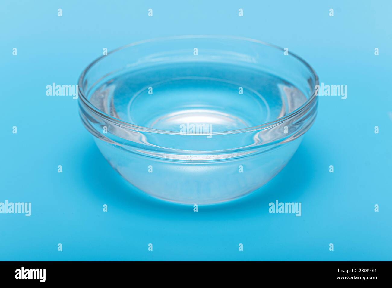 Glass bowl water hi res stock photography and images Alamy