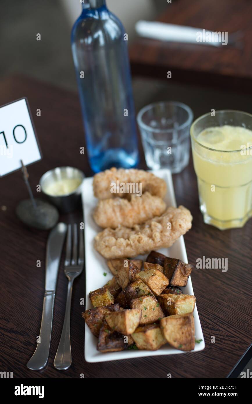 Reykjavik fish and chips hires stock photography and images Alamy