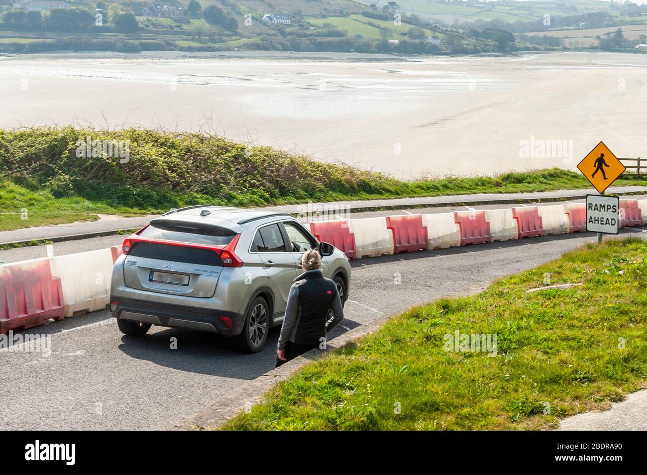 West Cork, Ireland. 9th Apr, 2020. Cork County Council was busy closing 14 car parks at popular beaches and tourist spots over the last couple of days due to the Coronavirus pandemic. This was the scene at Inchydoney Beach today. Credit: Andy Gibson/Alamy Live News Stock Photo