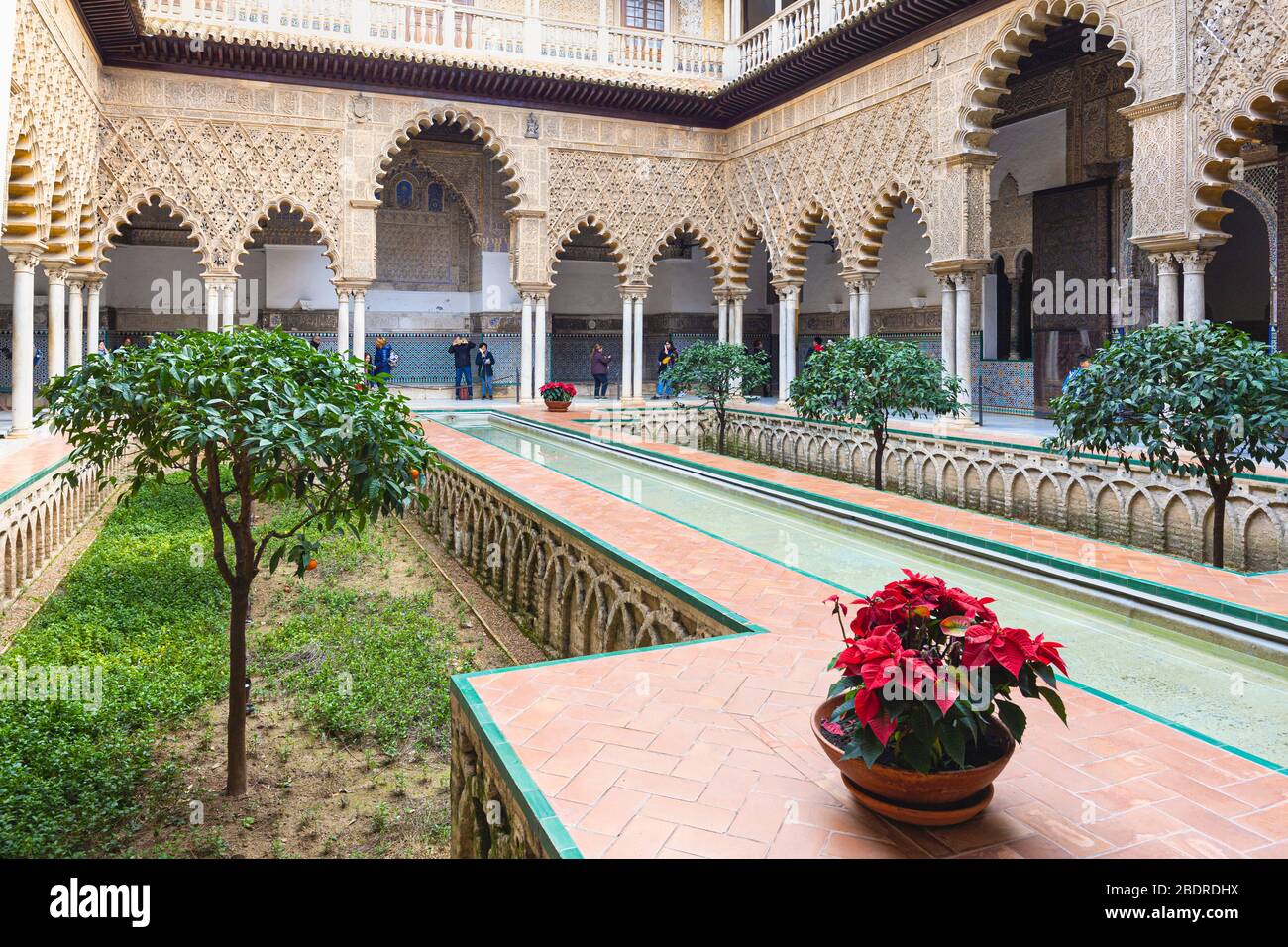Patio de las Doncellas. The Maiden’s Courtyard.  Royal Alcazars, Seville, Seville Province, Andalusia, Spain.  The monumental complex formed by the Ca Stock Photo