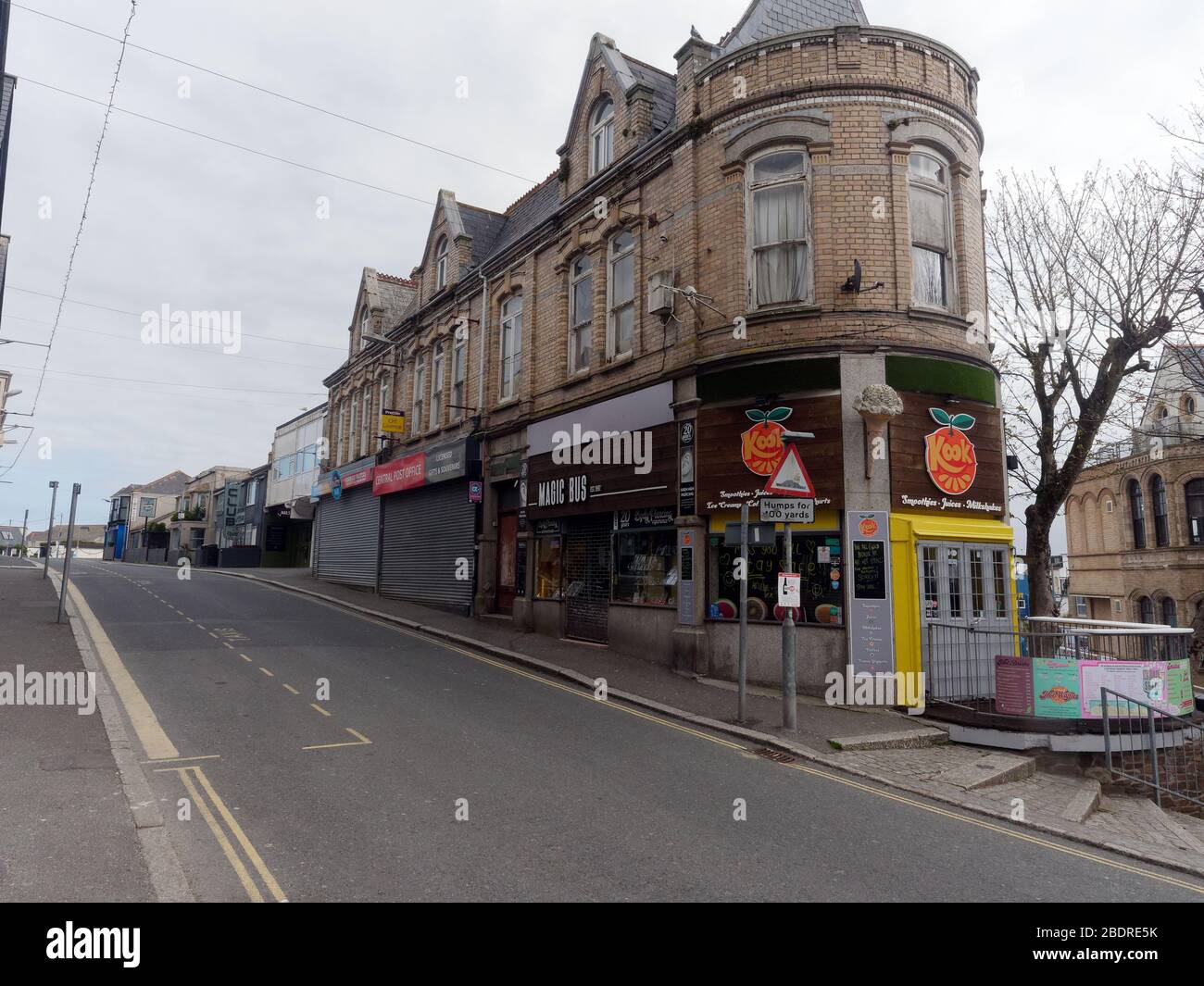 Newquay deserted, Covid 19 lockdown, Shopping area empty, Tourist business closed. Newquay Cornwall, UK. Credit:Robert Taylor/Alamy Live News Stock Photo